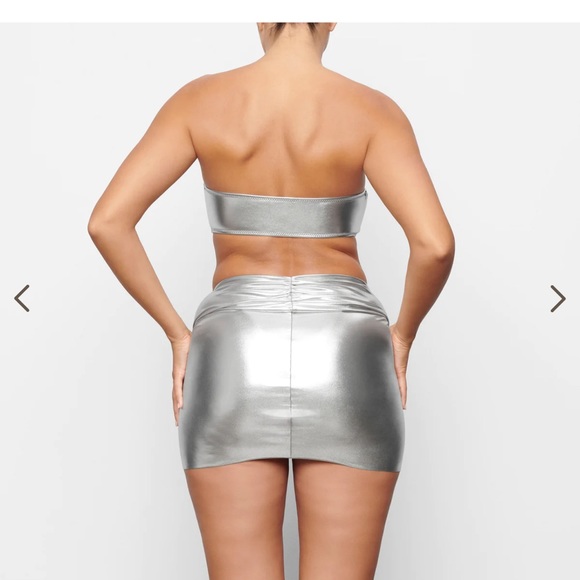 SKIMS METALLIC SWIM SARONG MINI SKIRT - Picture 14 of 15